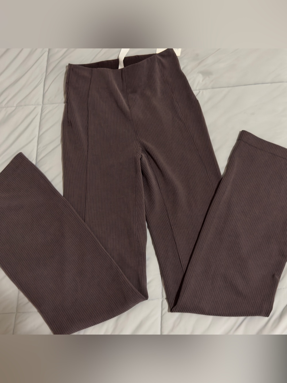 Nwt Lululemon athletica brown Ribbed Pants in flare